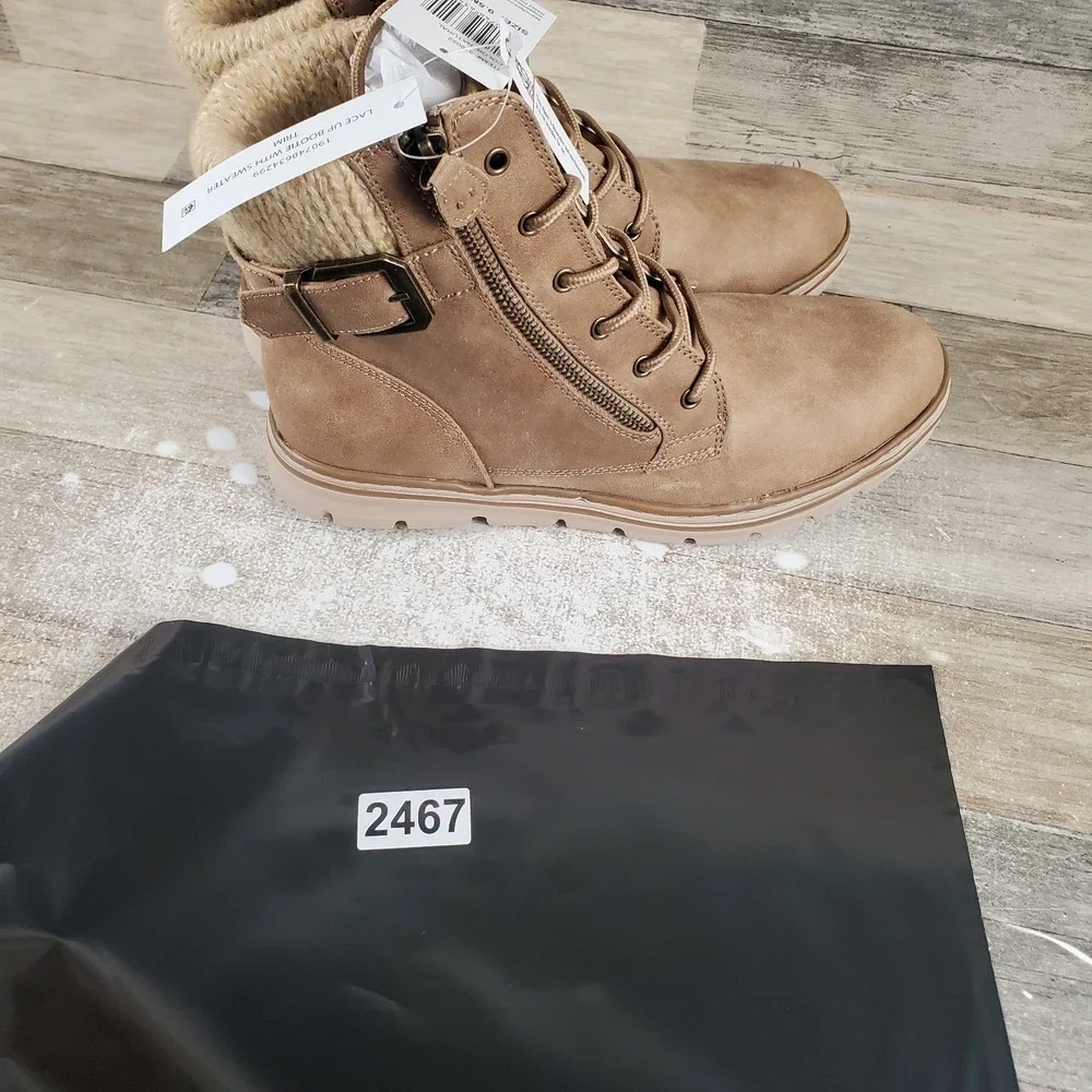 Cliffs by White Mountain Kelsie Womens Bootie Sz 9.5 M Natural Hiking Ankle Boot